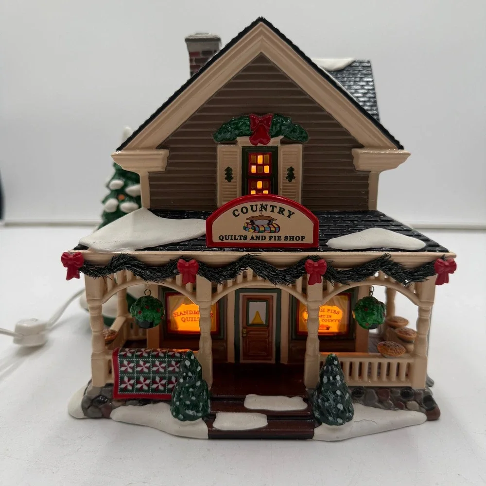Department 56 Snow Village Country Quilts and Pies Shop Brown Christmas House